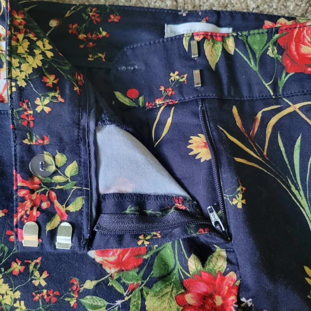 New York & Company Navy Floral Capris - Picture 6 of 8